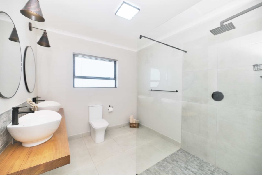 9 Bedroom Property for Sale in Westcliff Western Cape